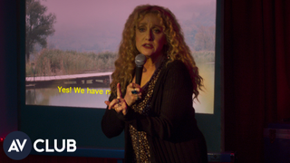 <i>Kimmy Schmidt</i>'s Carol Kane on her "sexy" musical number and seducing Daniel Radcliffe